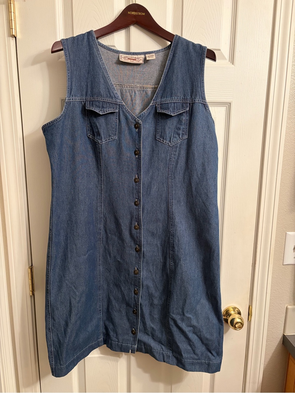 Vintage Sleeveless Button-Front Denim Knee Length Dress - Blue